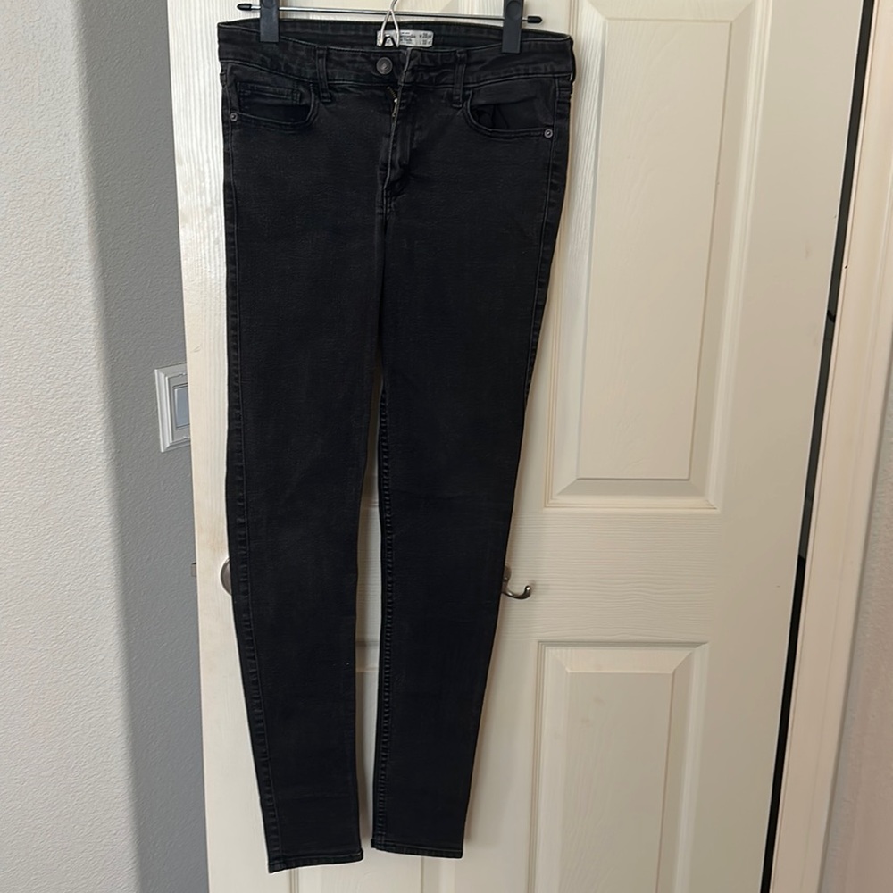 Abercrombie black skinny jeans (size 28/6L)
